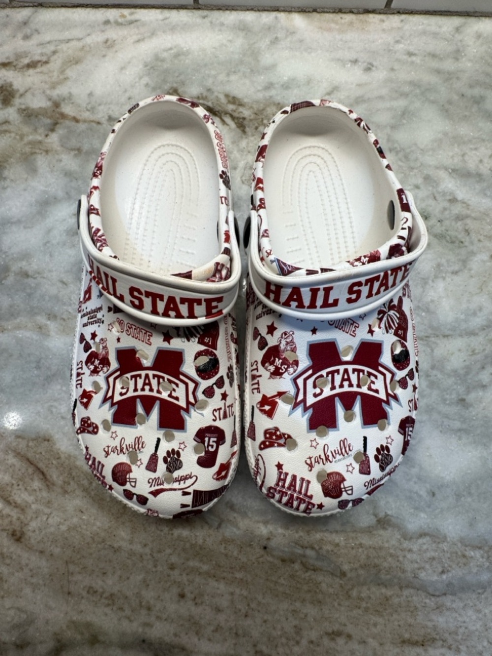 Mississippi State Printed Comfort Clogs with Adjustable Heel Strap